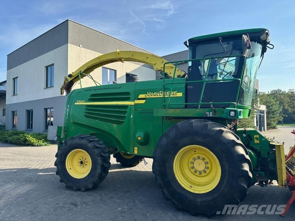 John Deere 7300 Pašarų ruošimo technika