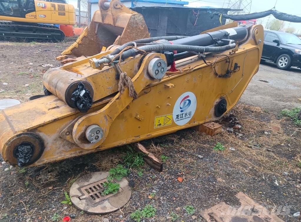CAT 395 Vikšriniai ekskavatoriai