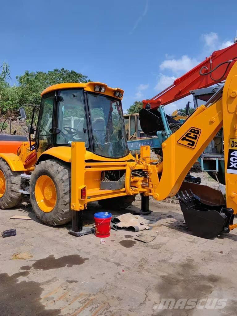 JCB 4 CX Vikšriniai ekskavatoriai