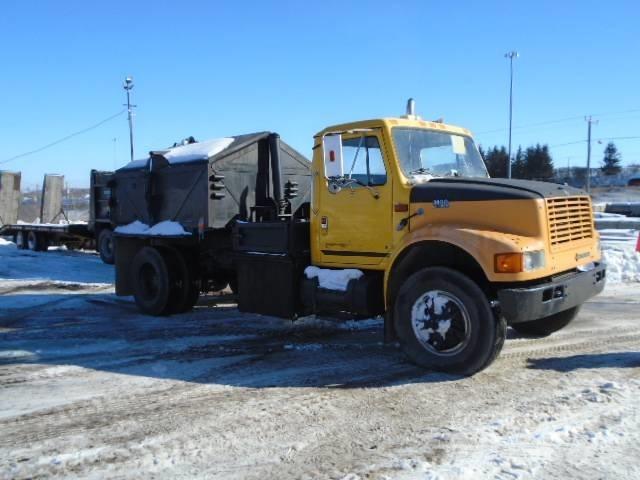 International 4900 Betonvežiai