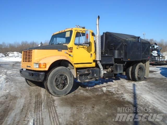 International 4900 Betonvežiai