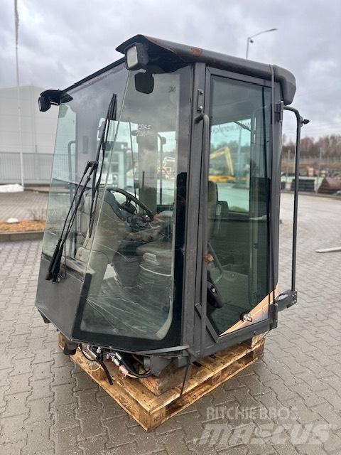 CASE 721 F USED CAB Kabinos ir interjeras