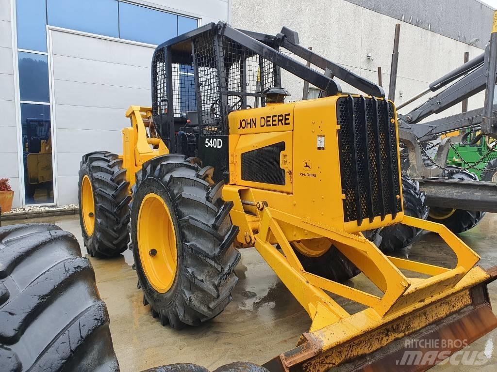 John Deere 540 D Skiedrovežiai