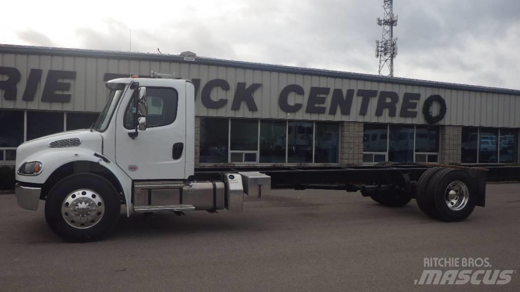 Freightliner M2 106 Važiuoklė su kabina
