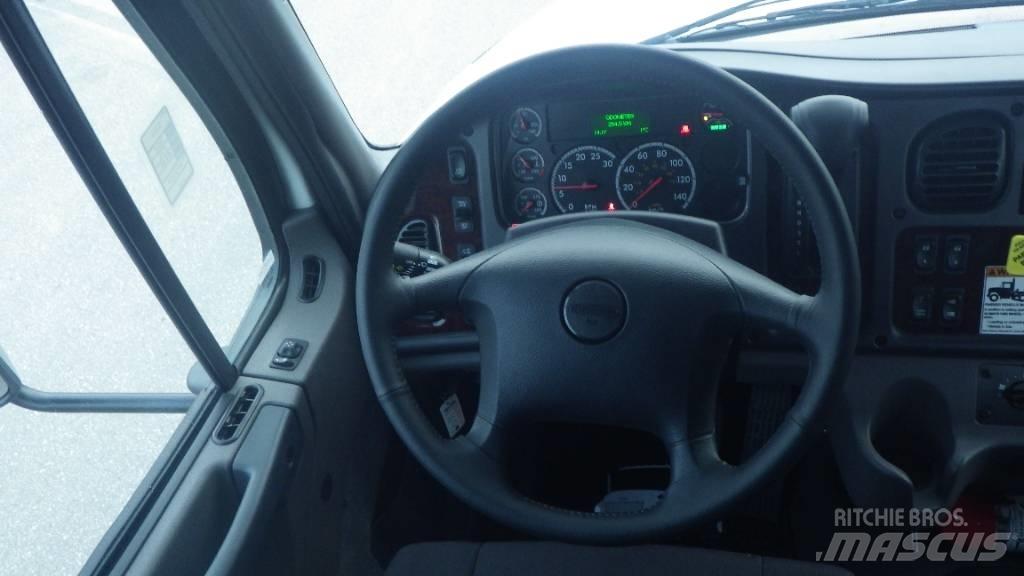 Freightliner M2 106 Važiuoklė su kabina