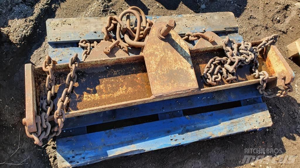  LIFTING  BRACKET Hidraulikos įrenginiai