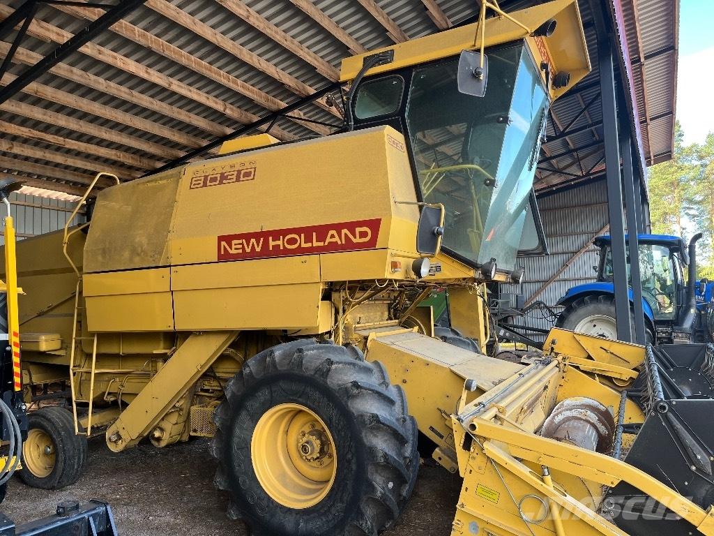 New Holland 8030 Derliaus nuėmimo kombainai