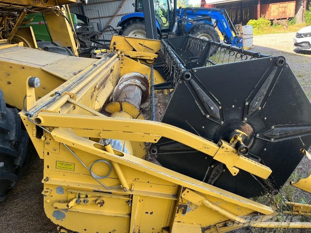 New Holland 8030 Derliaus nuėmimo kombainai