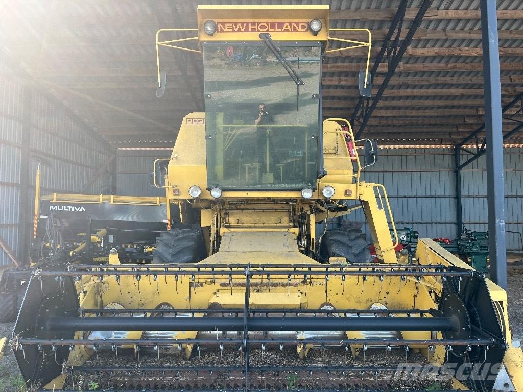 New Holland 8030 Derliaus nuėmimo kombainai