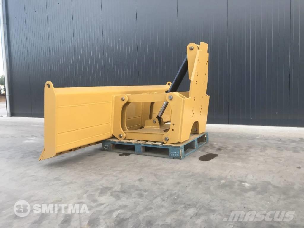 CAT 140M2 Peiliai