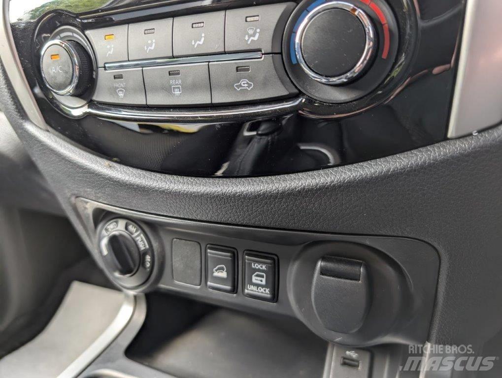 Nissan Navara Pikapai / Bortiniai sunkvežimiai