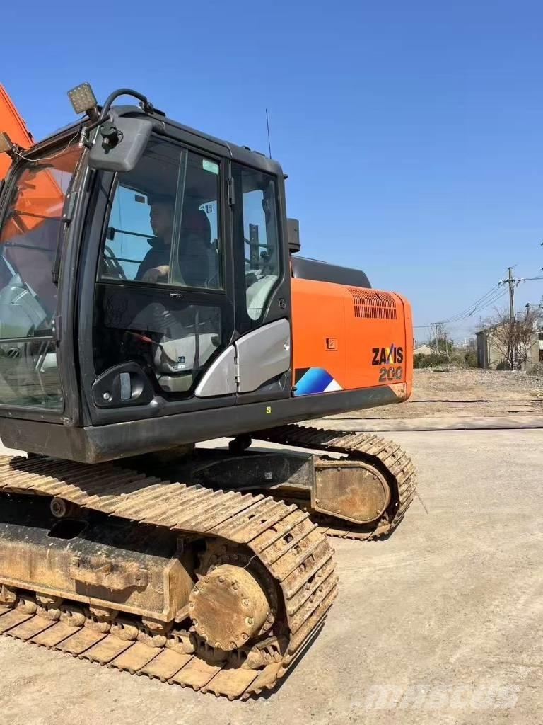 Hitachi ZX 200-5 G Vikšriniai ekskavatoriai