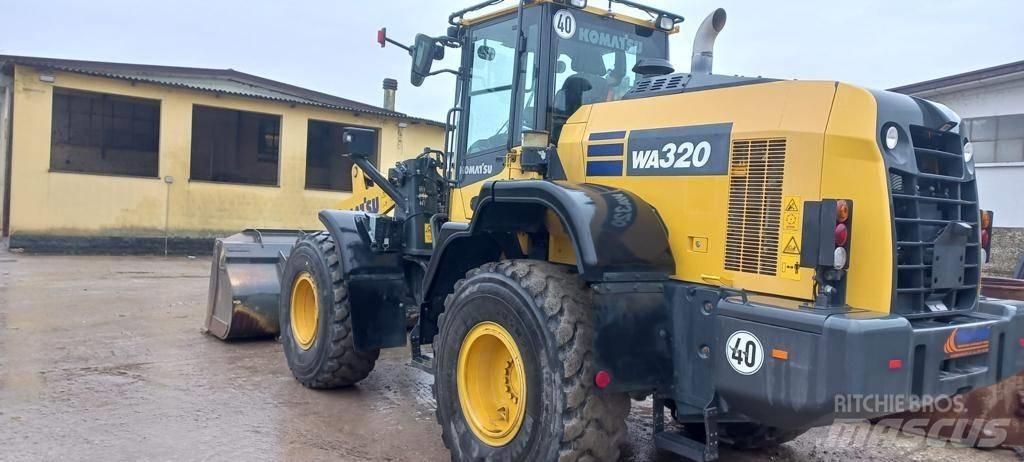 Komatsu WA 320 Naudoti ratiniai krautuvai