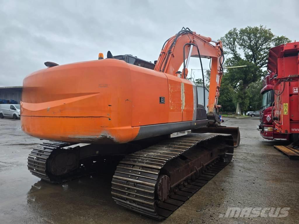Hitachi ZX 210 Vikšriniai ekskavatoriai