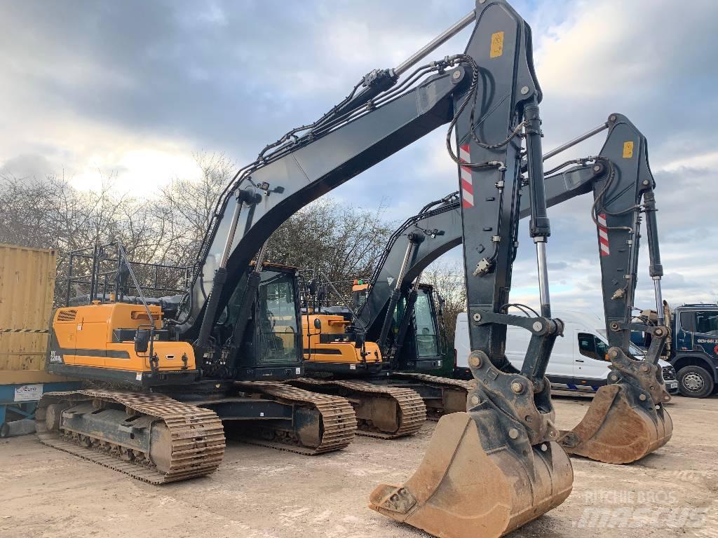 Hyundai HX220A L Vikšriniai ekskavatoriai