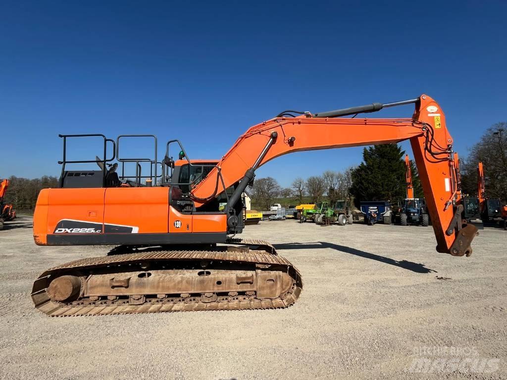 Doosan DX 225 Vikšriniai ekskavatoriai