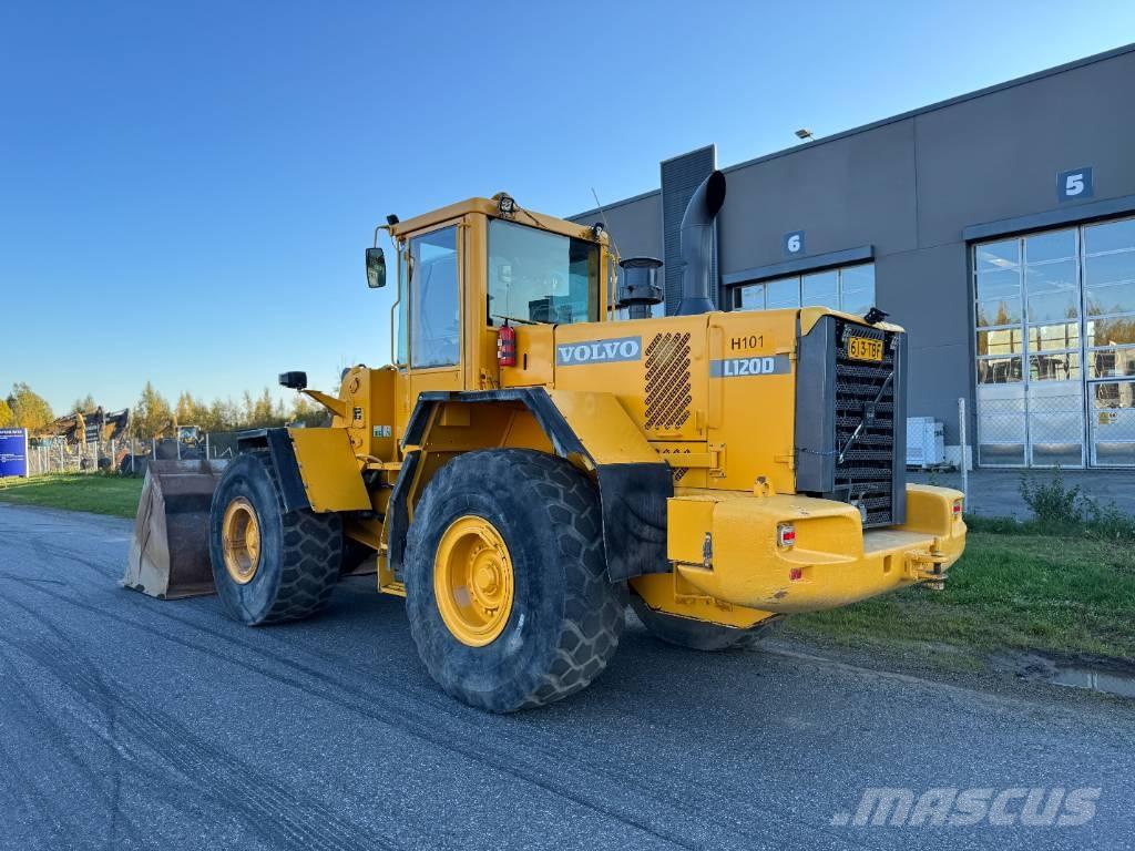 Volvo L 120 D Naudoti ratiniai krautuvai