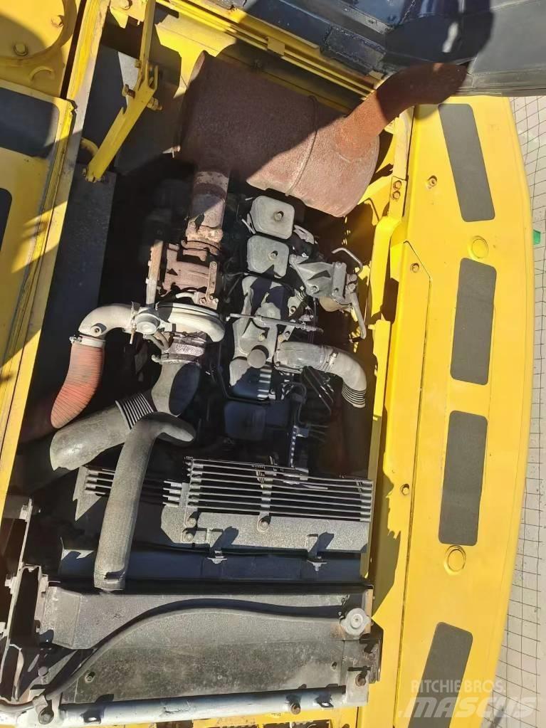 Komatsu PC 220 Vikšriniai ekskavatoriai
