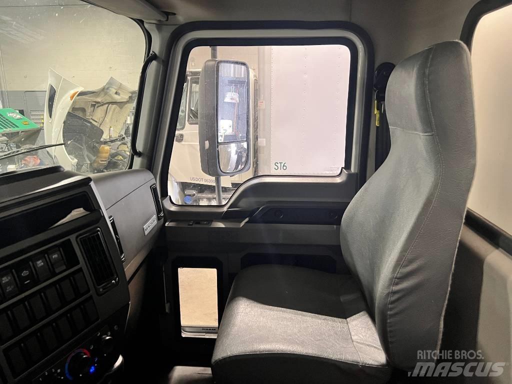 Mack MD 6 Sunkvežimiai su dengtu kėbulu