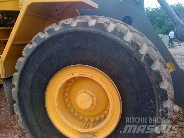 Volvo L180 Naudoti ratiniai krautuvai