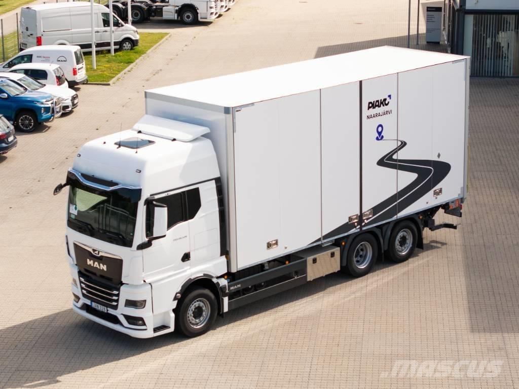 MAN TGX 26.520 6x2-4 Sunkvežimiai su dengtu kėbulu