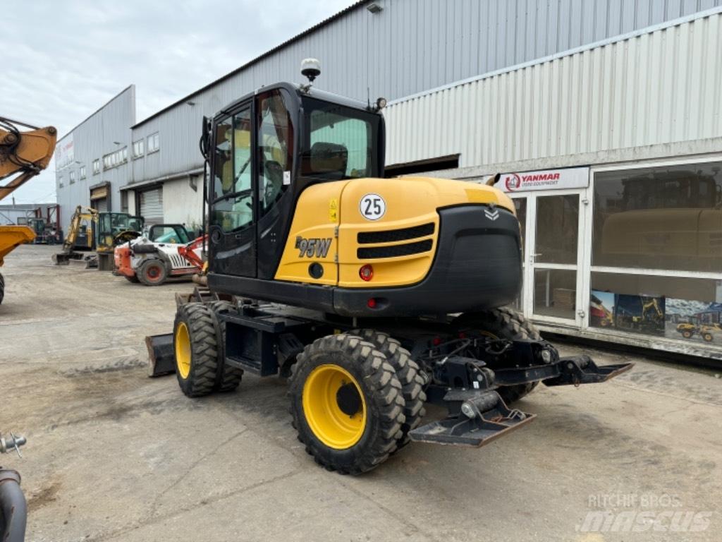 Yanmar B95W (40744) Ratiniai ekskavatoriai