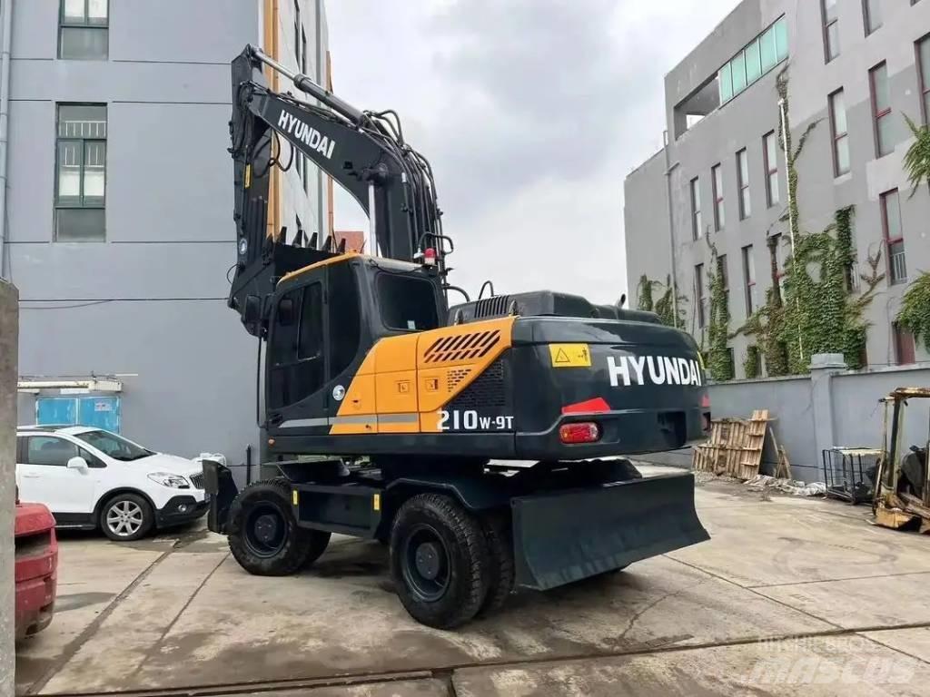 Hyundai R210W-9 Ratiniai ekskavatoriai