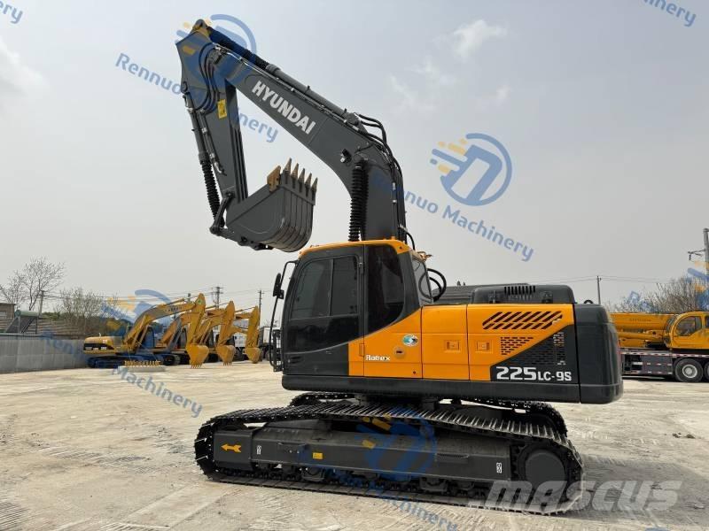 Hyundai 225 LC-9S Vikšriniai ekskavatoriai