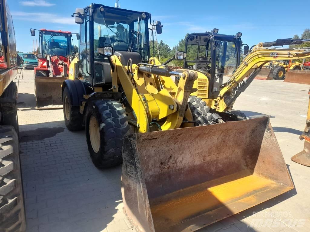 CAT 908M Naudoti ratiniai krautuvai