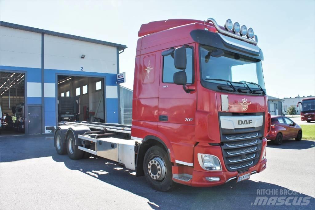DAF XF 480 FAS 6x2 Konteinerių nuožulnaus pakėlimo ant platformos krautuvai