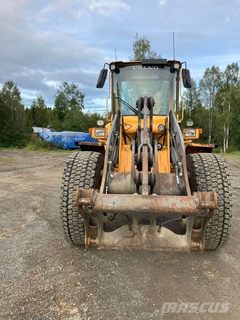 Volvo L 70 D Naudoti ratiniai krautuvai