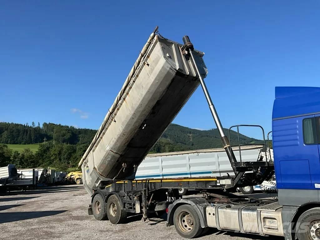 Schwarzmüller HKS 2 Savivartės priekabos