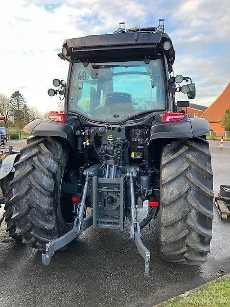 Valtra g135a Traktoriai