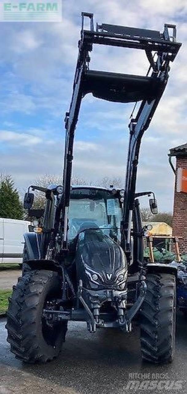 Valtra g135a Traktoriai