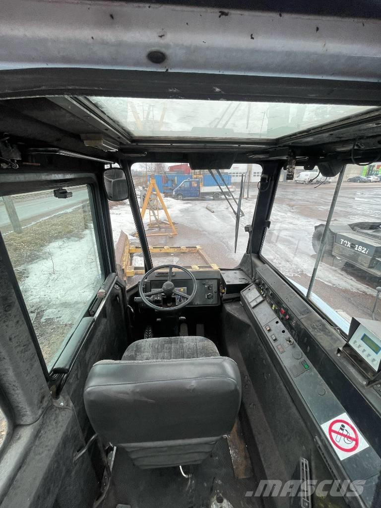 Sisu TRX181 Naudoti terminalų vilkikai