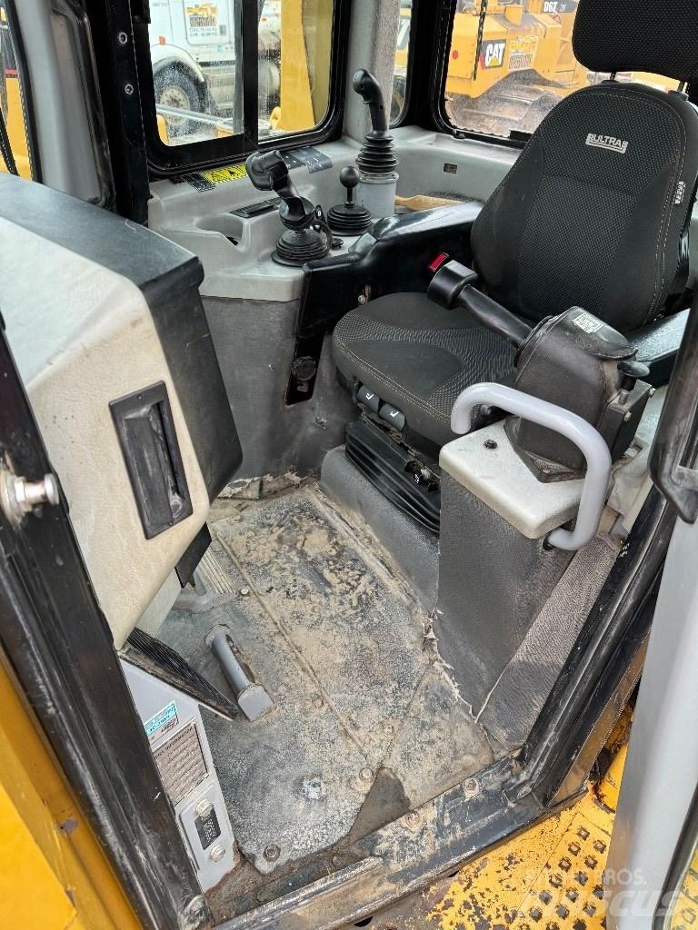 CAT D 6 T XW Vikšriniai buldozeriai