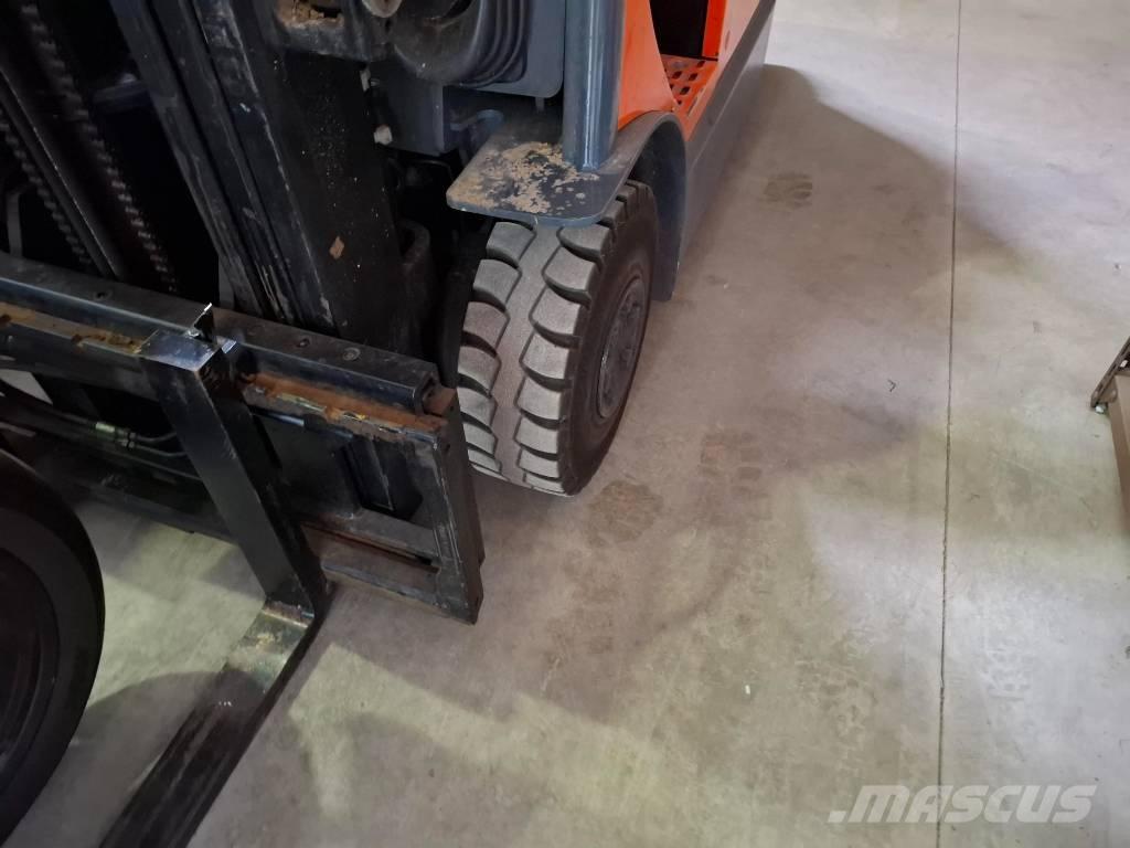 Toyota 75BMF18 Elektriniai šakiniai krautuvai