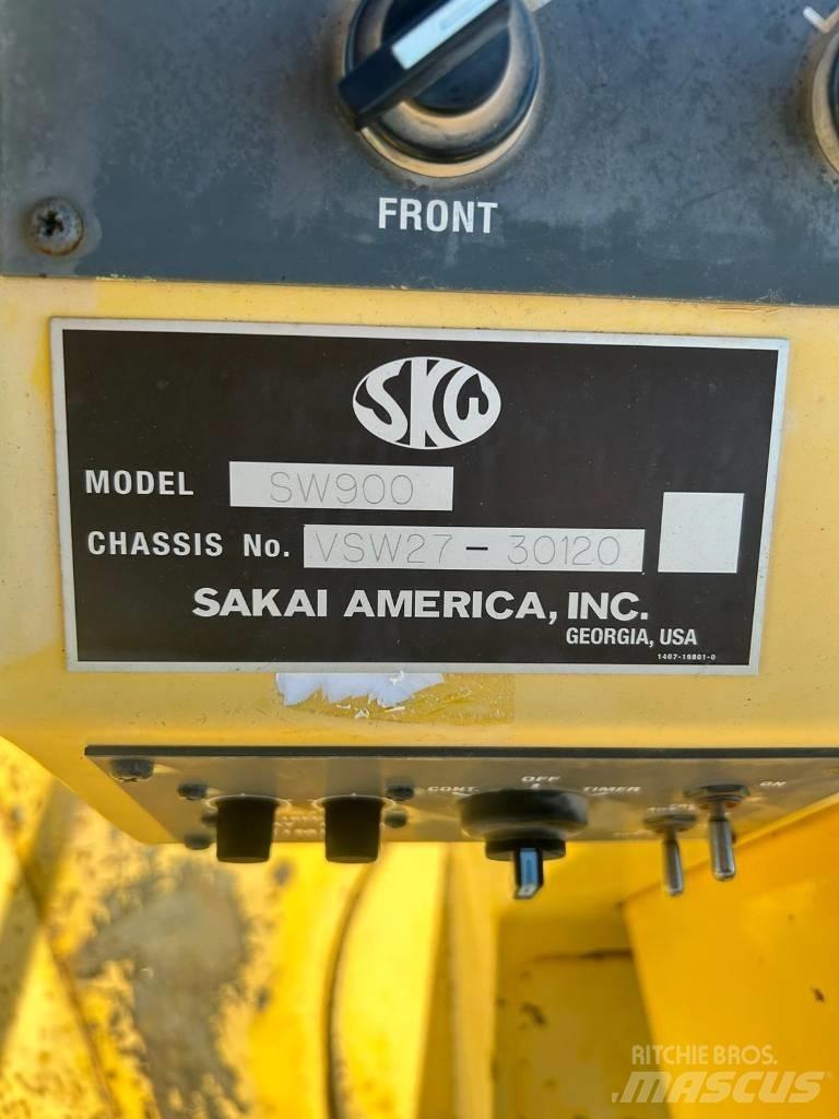 Sakai SW 900 Pneumo volai