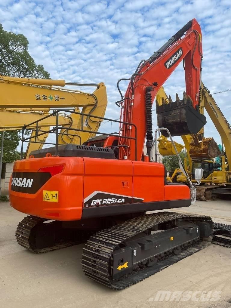 Doosan DX 225 Vidutinės galios ekskavatoriai 7-12 t