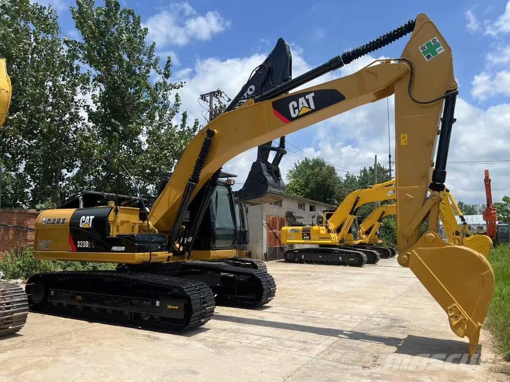 CAT cat323d Vidutinės galios ekskavatoriai 7-12 t