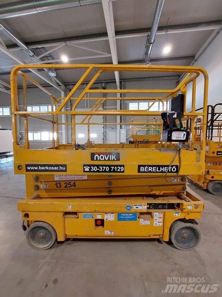 Haulotte Compact 10 Žirkliniai keltuvai