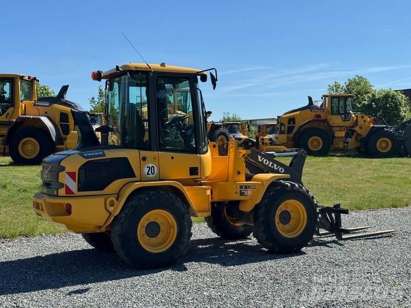 Volvo L 35 G Naudoti ratiniai krautuvai