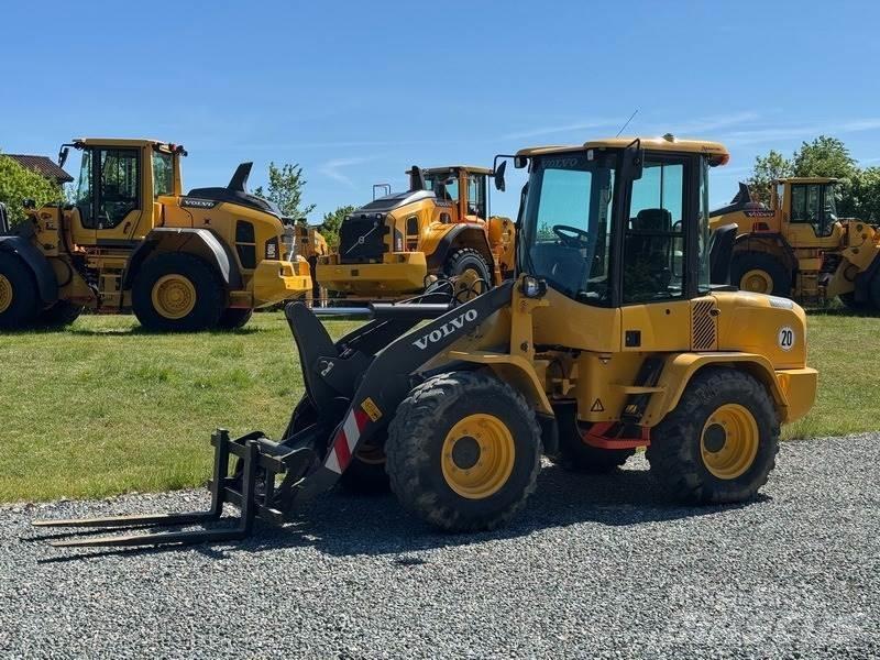 Volvo L 35 G Naudoti ratiniai krautuvai