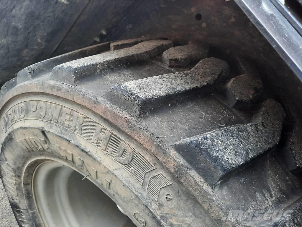 GiANT V 452 X-Tra Naudoti ratiniai krautuvai