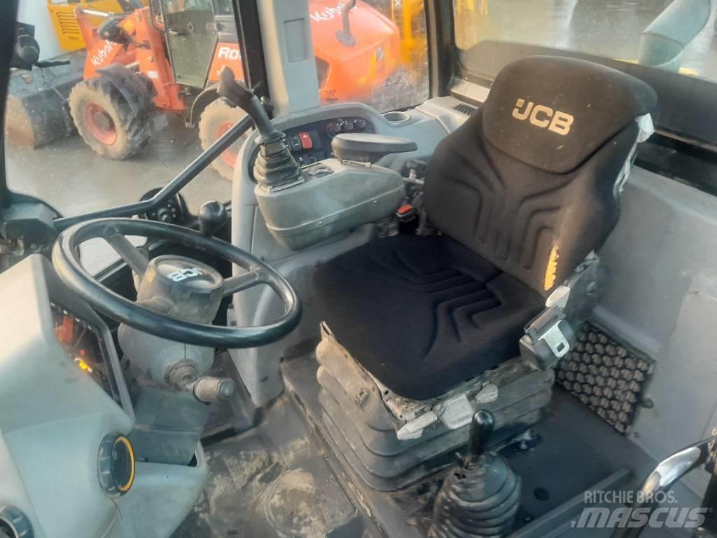 JCB TM 320 Teleskopiniai krautuvai žemės ūkiui