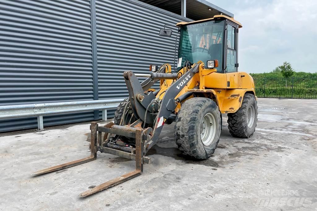 Volvo L 30 ZX Naudoti ratiniai krautuvai