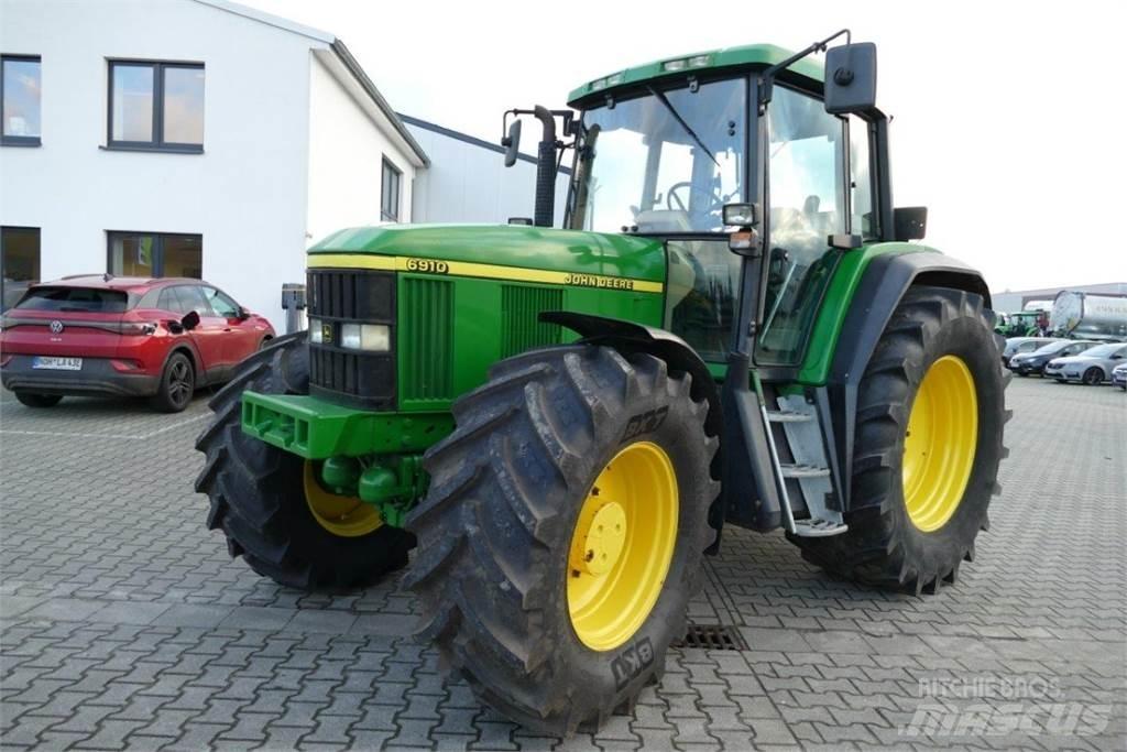 John Deere 6910 Traktoriai