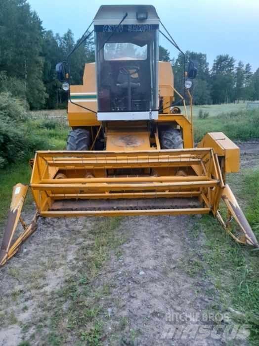 Sampo 580 Derliaus nuėmimo kombainai