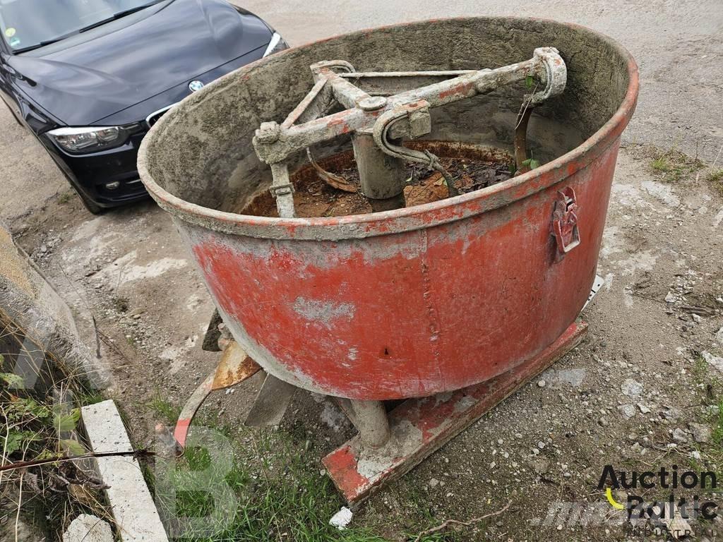 Concrete mixer Betono klojimo technika