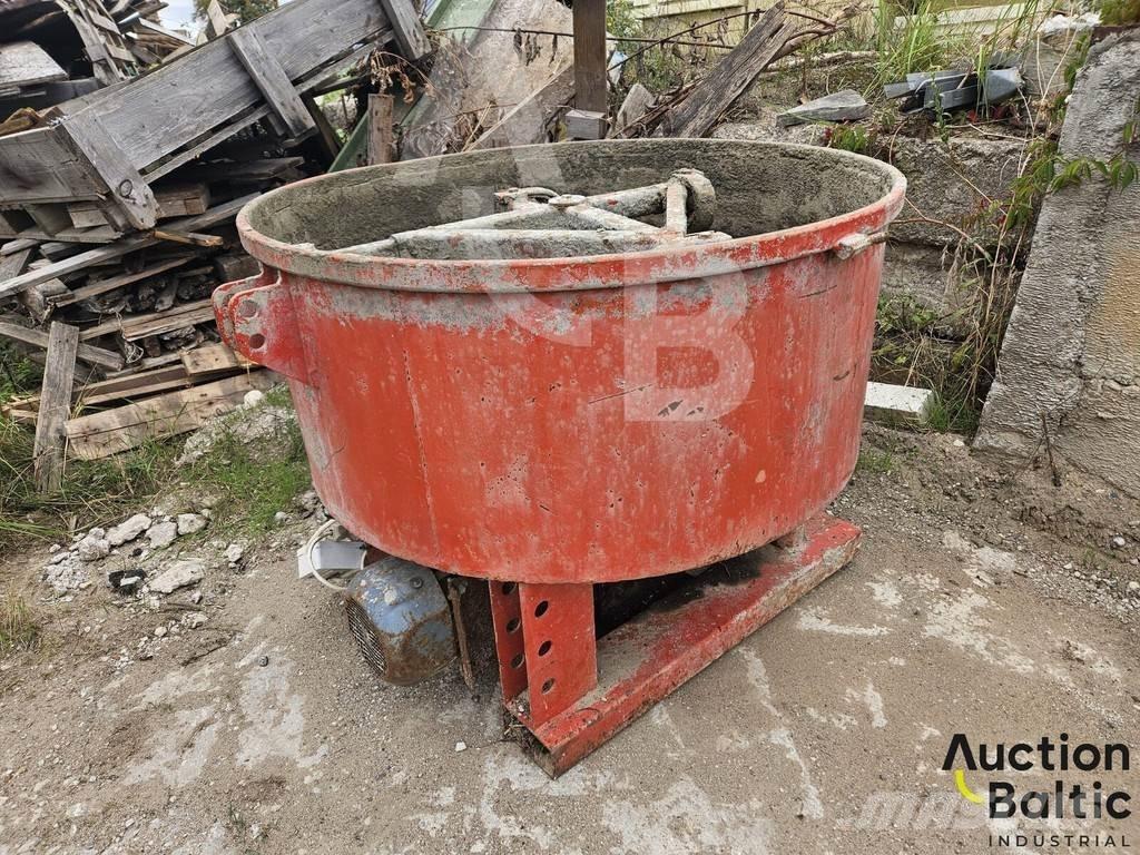  Concrete mixer Betono klojimo technika